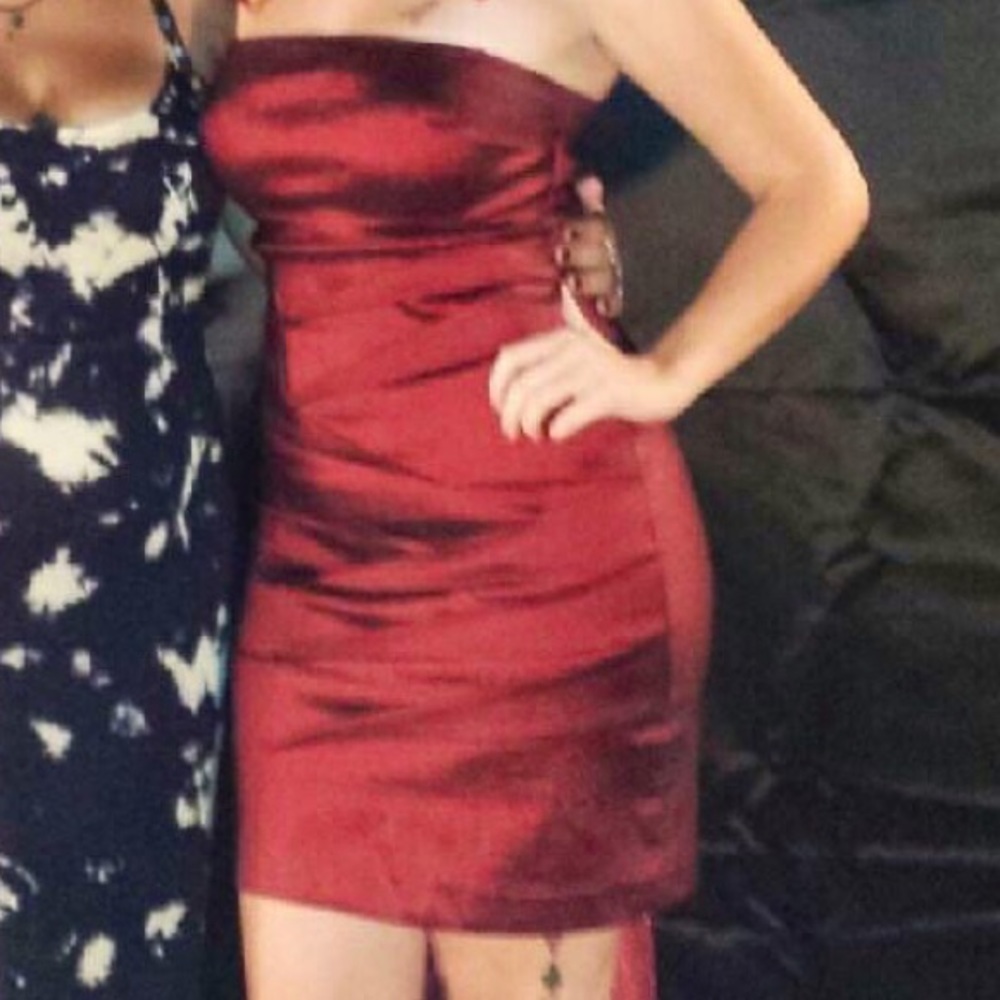 💋 Little Red Dress- size 10- stretchy 💋